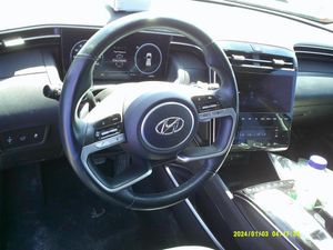 HYUNDAI TUCSON LIMITED - 9