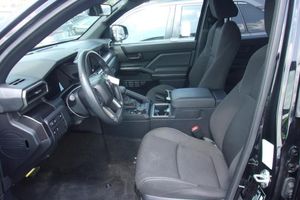 2025 Toyota 4RUNNER SR5 照片 3