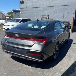 HYUNDAI ELANTRA HYBRID LIMITED - 5