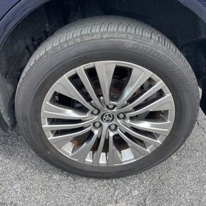 صورة 11 لـ 2024 Toyota VENZA XLE
