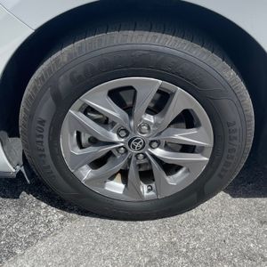 2023 Toyota SIENNA XLE 8-PASSENGER 照片 10