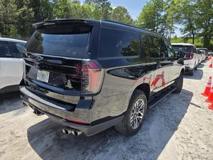 CHEVROLET SUBURBAN - 2