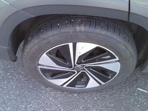 صورة 15 لـ 2025 Volkswagen TAOS SE