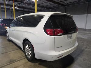 2023 Chrysler VOYAGER LX — миниатюра 21