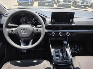 صورة 4 لـ 2025 Honda CR-V EX