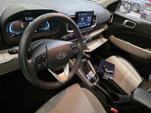 HYUNDAI VENUE SE - 4