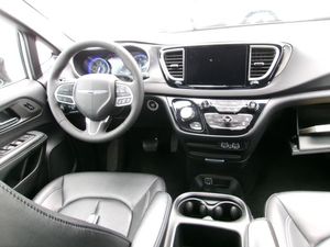 CHRYSLER PACIFICA SELECT - 4