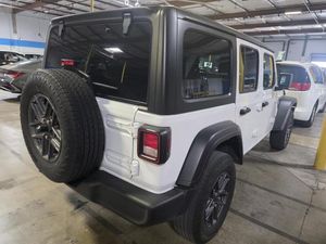 2025 JEEP WRANGLER SAHARA 照片 2