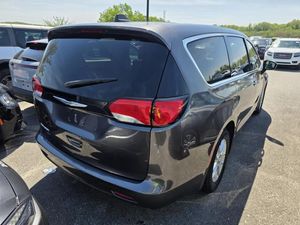 CHRYSLER VOYAGER LX - 2