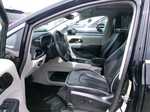 CHRYSLER PACIFICA LIMITED - 3