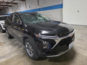 2025 Chevrolet TRAX LT — фото 18