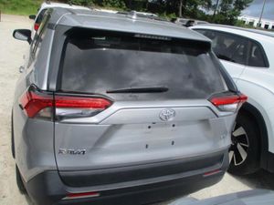 2025 Toyota RAV4 LE thumbnail 17