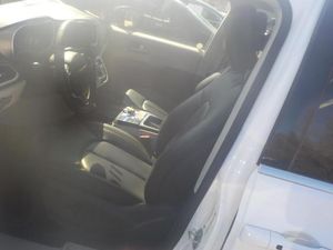 CHRYSLER PACIFICA TOURING L - 3