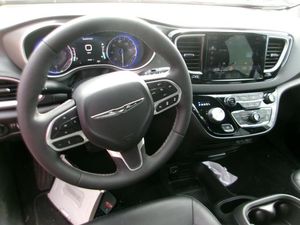 CHRYSLER PACIFICA SELECT - 8