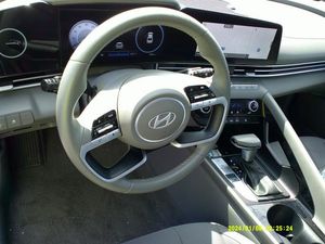 HYUNDAI ELANTRA SE - 8