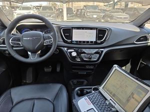 CHRYSLER PACIFICA SELECT - 4