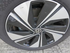 صورة 8 لـ 2025 Volkswagen TAOS SE