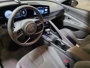 2025 Hyundai ELANTRA SE — фото 4