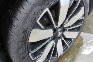 صورة 10 لـ 2025 Mitsubishi OUTLANDER SE
