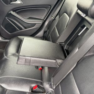 2017 Mercedes-BENZ GLA 缩略图 32