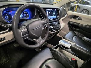 CHRYSLER PACIFICA TOURING L - 4