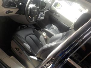 CHRYSLER PACIFICA TOURING L - 3