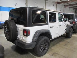 صورة 2 لـ 2025 JEEP WRANGLER SAHARA