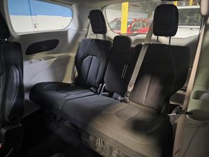 2023 Chrysler VOYAGER LX — миниатюра 17