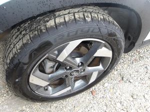 صورة مصغرة 15 لـ 2025 Hyundai VENUE SEL
