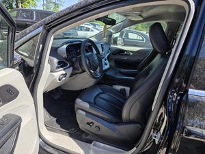 CHRYSLER PACIFICA TOURING L - 3