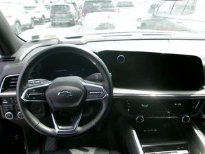 CHEVROLET SUBURBAN Z71 - 4