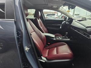 صورة 13 لـ 2025 Mazda CX-30 2.5 S CARBON EDITION