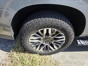 CHEVROLET SUBURBAN Z71 - 9