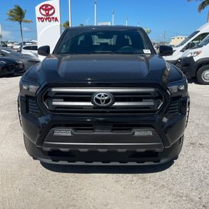 Toyota Tacoma SR5 - 8