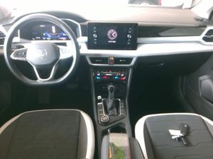 صورة 4 لـ 2025 Volkswagen TAOS SE