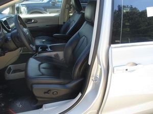 2024 Chrysler PACIFICA TOURING L — фото 3