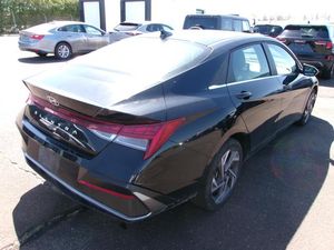 HYUNDAI ELANTRA - 2