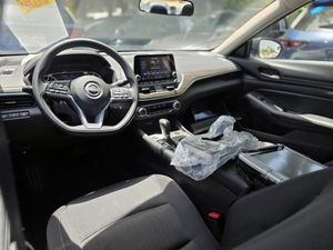 2025 Nissan ALTIMA SV 照片 4