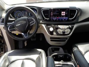 CHRYSLER PACIFICA TOURING L - 4