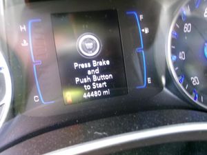 CHRYSLER VOYAGER LX - 5