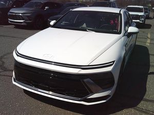 HYUNDAI SONATA SEL - 1