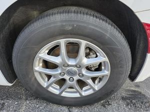 CHRYSLER PACIFICA TOURING L - 8