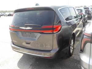 CHRYSLER PACIFICA TOURING L - 2