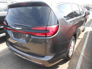 CHRYSLER PACIFICA TOURING L - 2