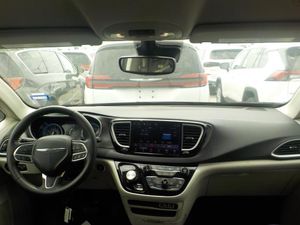 CHRYSLER PACIFICA TOURING L - 4