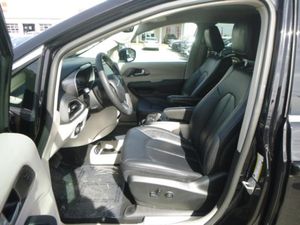 CHRYSLER PACIFICA TOURING L - 3