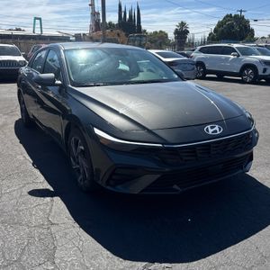 HYUNDAI ELANTRA HYBRID LIMITED - 7