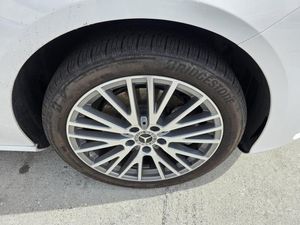 MERCEDES-BENZ CLA - 9