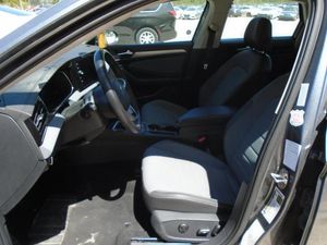 VOLKSWAGEN JETTA SE - 3