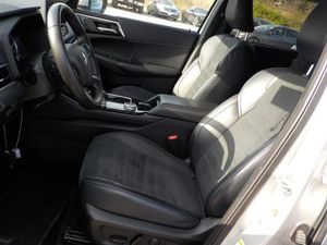 MITSUBISHI OUTLANDER SE - 3